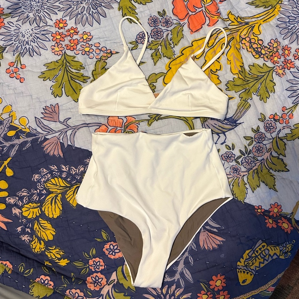 Left on Friday white bikini sz med (sold as set)